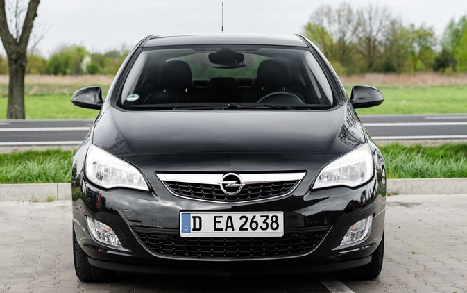 Toyota Corolla Cross cena 185900 przebieg: 7377, rok produkcji 2022 z Chojnów małe 326